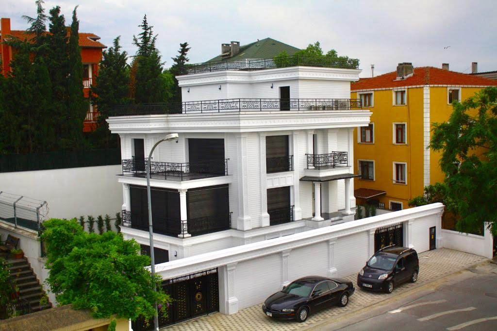Dragos Villa